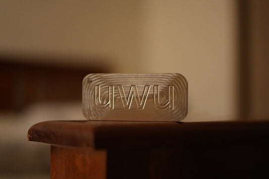 Aluminium "uwu" tag